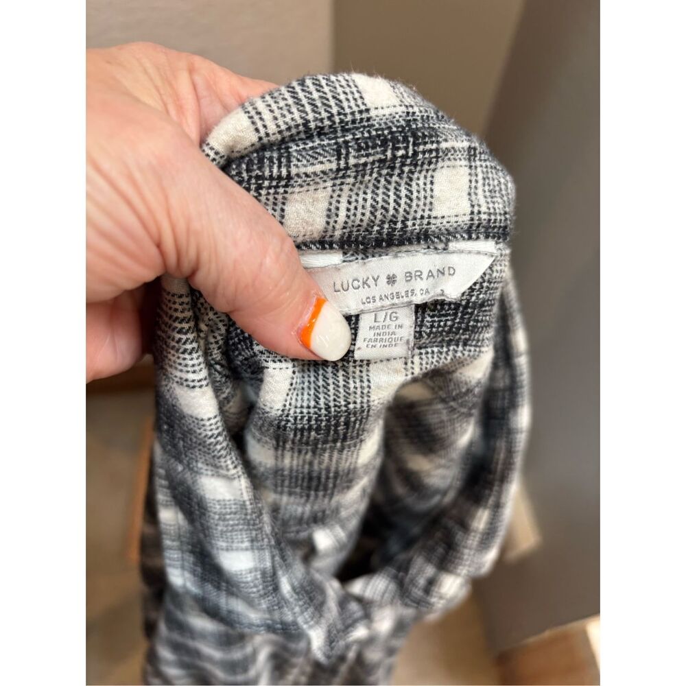 Lucky Brand L Black plaid rough hem flannel w-breast pocket - Picture 8 of 9